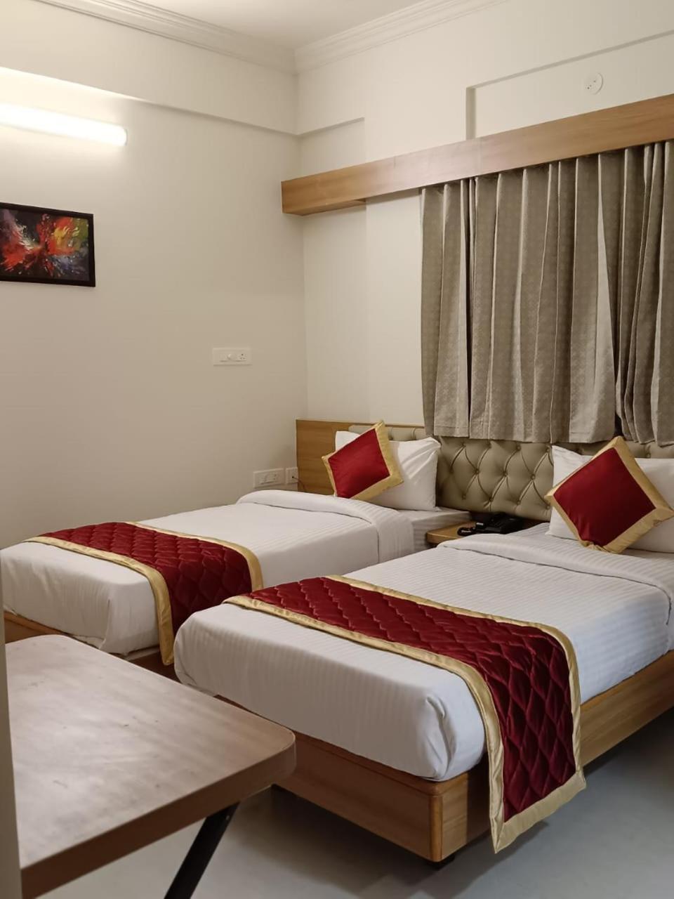 Krishna Inn Bangalore Ngoại thất bức ảnh