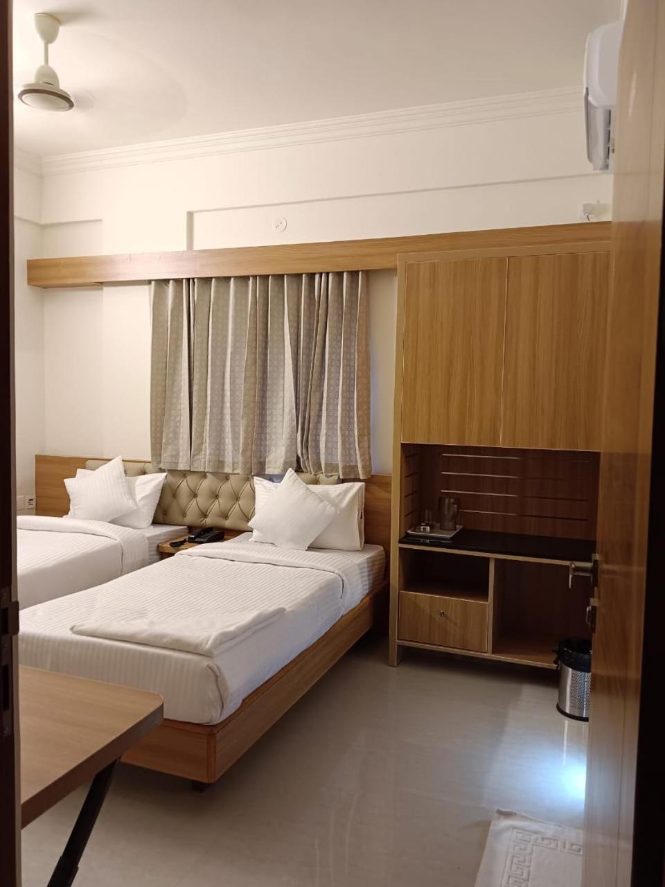 Krishna Inn Bangalore Ngoại thất bức ảnh